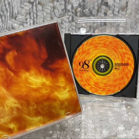 98 Degrees And Rising - Picture 5 of 11